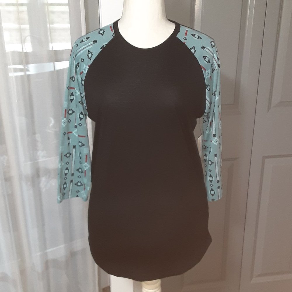 CLEARANCE Women's LuLaRoe Randy Top Size Medium NWT.